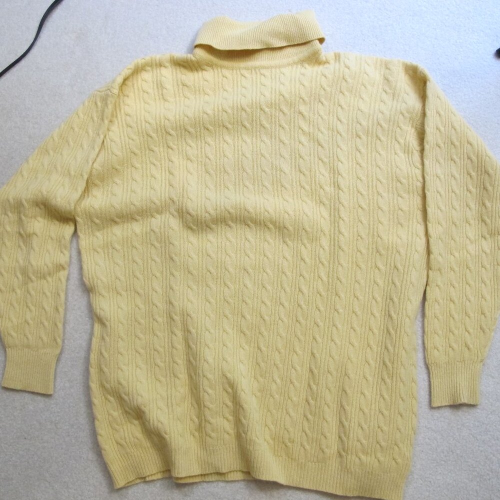 Yellow turtleneck cable-knit sweater L/XL